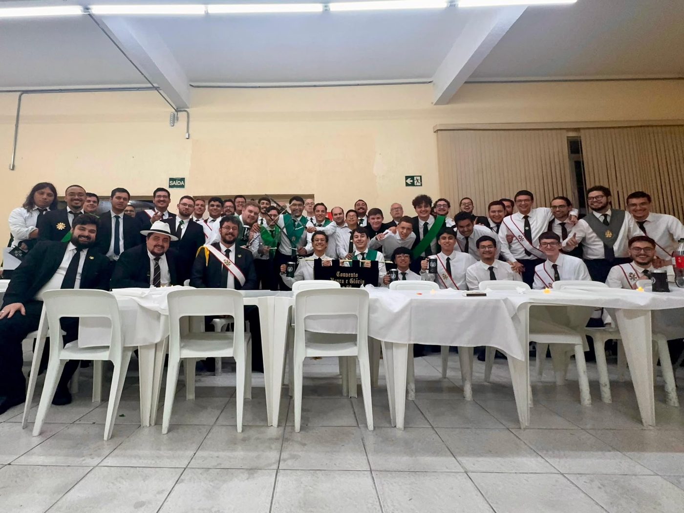 Jantar com DeMolays e convidados